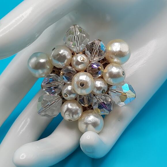 Vintage Snowflake Brooch, Beaded Faux Pearl Aurora Borealis Crystals, 1960s, 2" - Picture 3 of 9